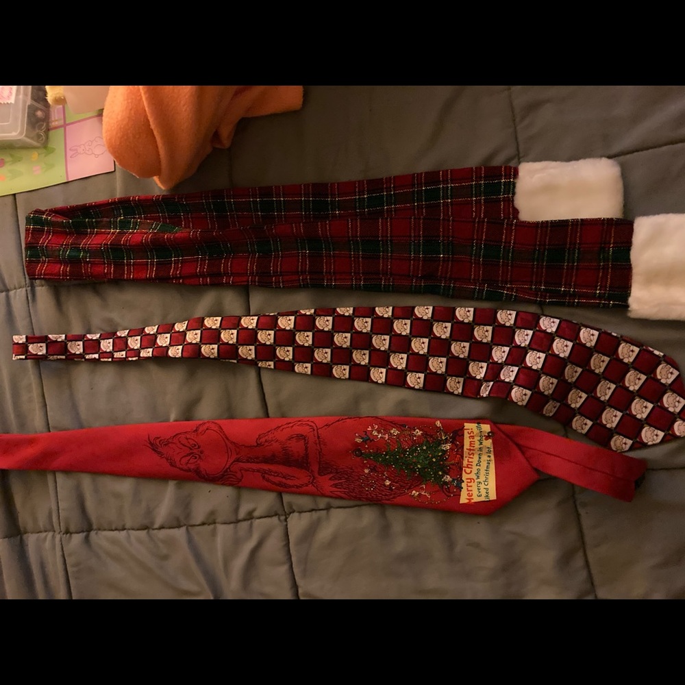 Christmas tie lot